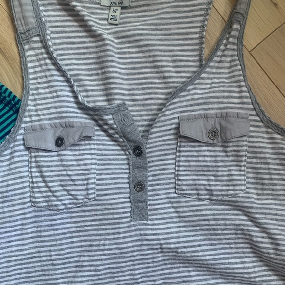 Bundle of 2 Forever 21 tank tops - Picture 5 of 6